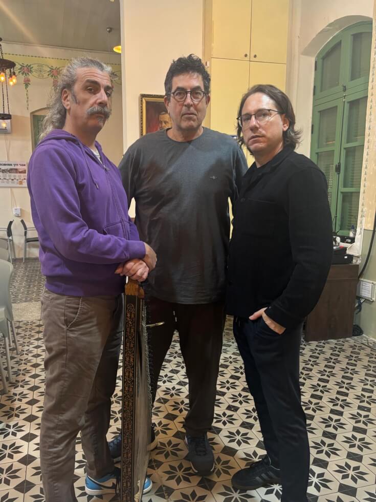 עשן הזמן- ישראל ברייט (השמחות) במופע טריו